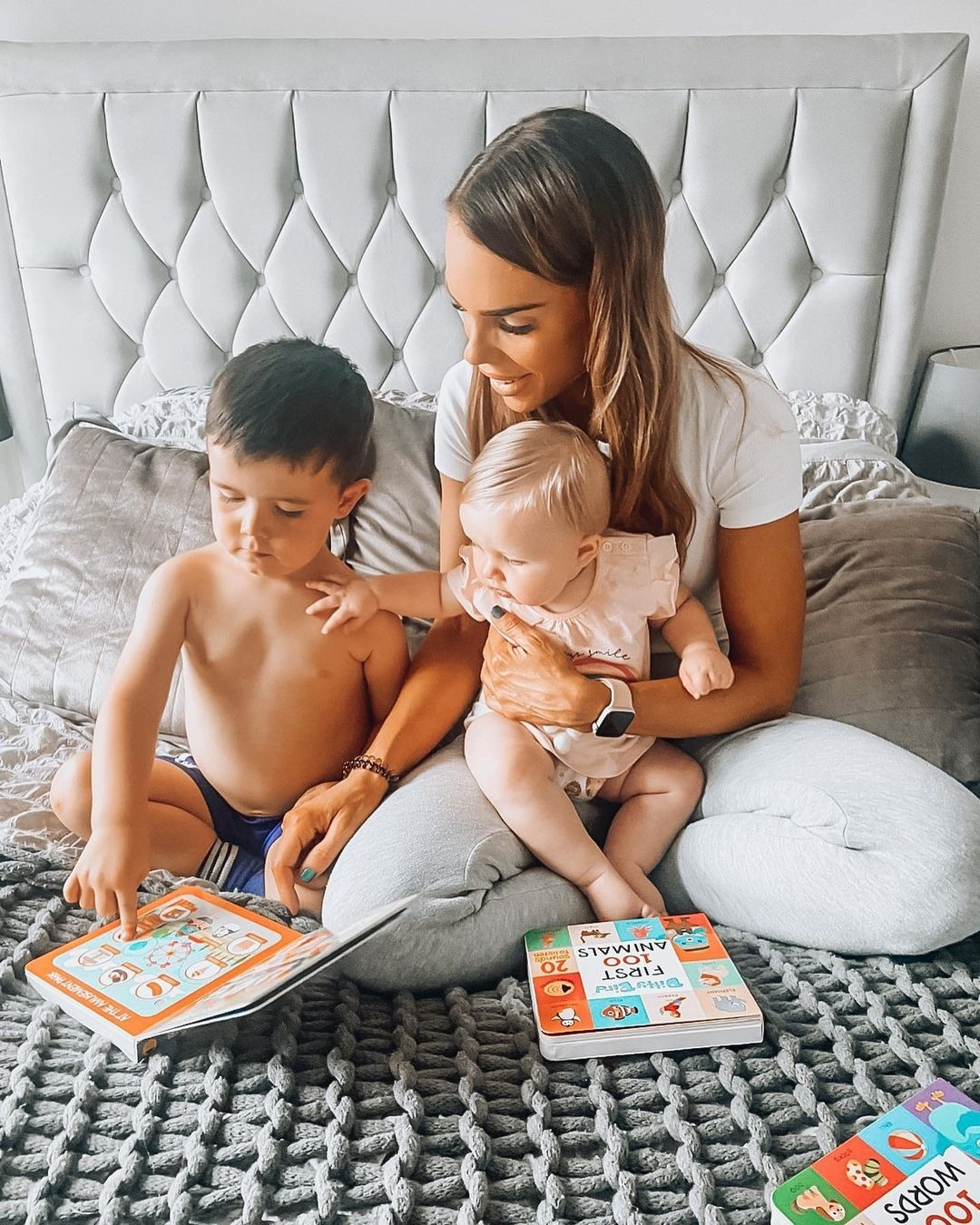 Ditty Bird Sound Vocabulary Book: First 100 Places USB-C Ditty Bird